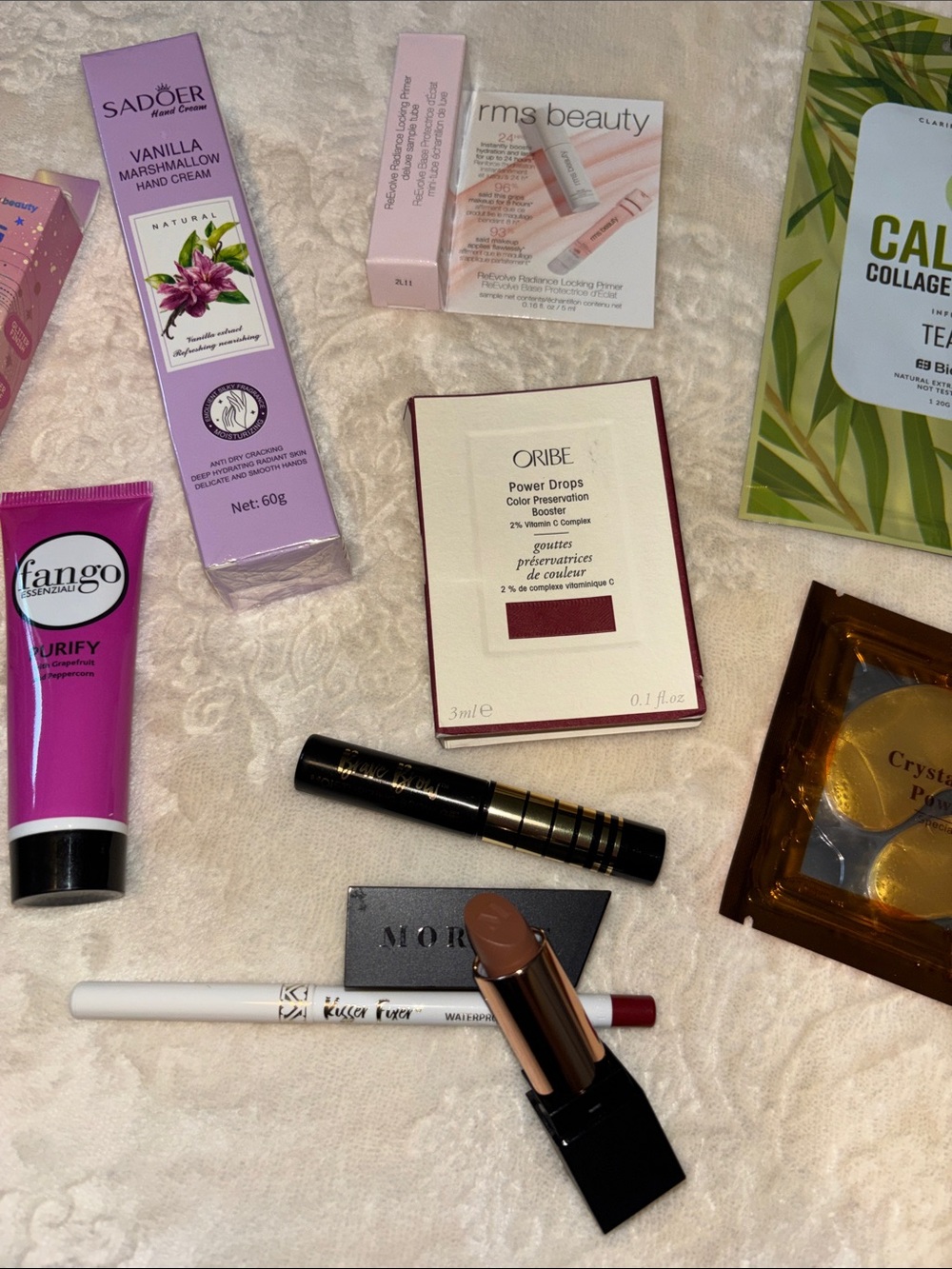 MAKEUP BUNDLE - Picture 4 of 4